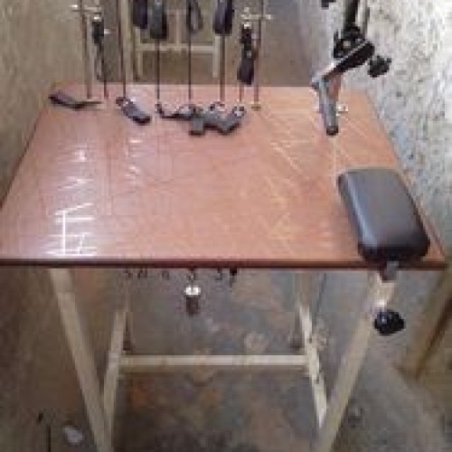 Hand exercise table